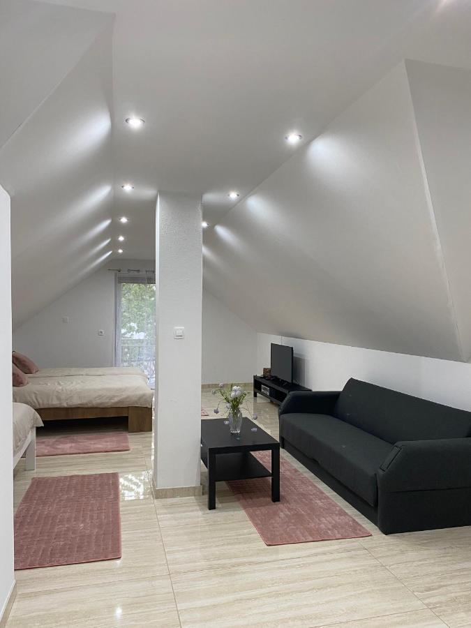 Apartma Azurre * Postojna